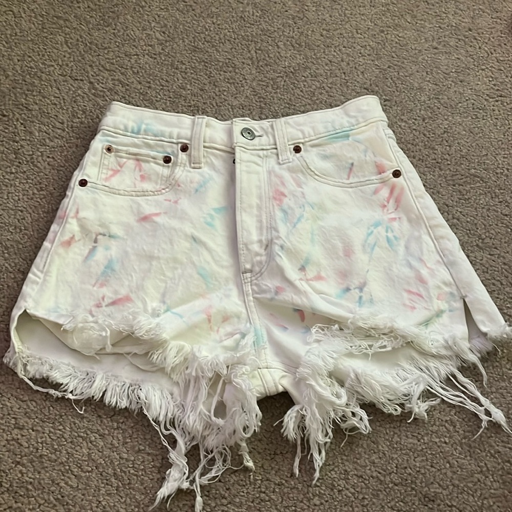 “Abercrombie & Fitch: The Cutoff Short High Rise size 25”